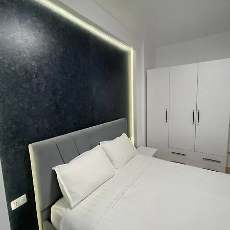 Grey Opal Apartment *